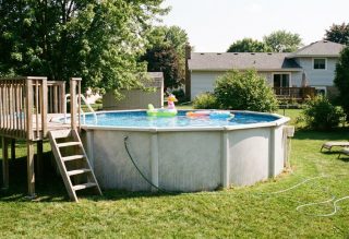 How to Clean Pool Liner: Complete Above Ground Pool Guide