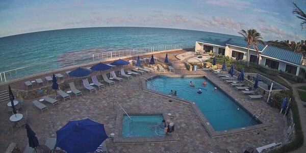 Live pool webcams
